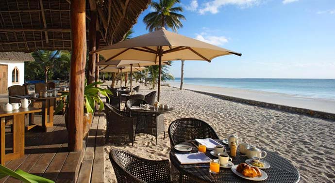 Restoran na plazi Sultan Sands Island Resort