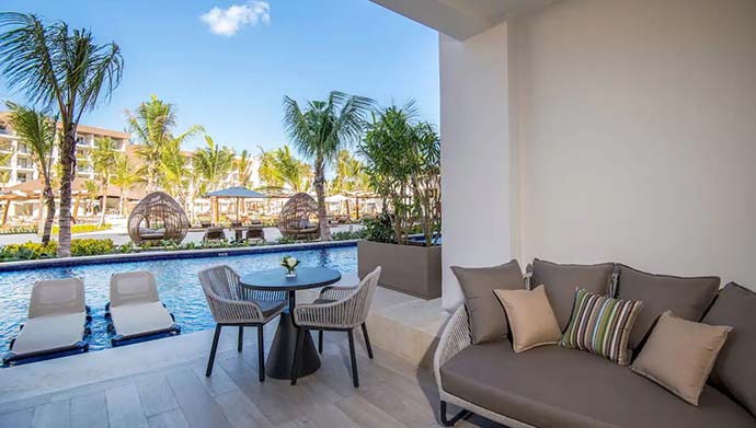 Junior Suite Swim-Up King or Double