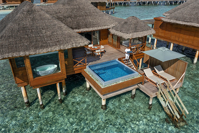 Lagoon Bungalow with Pool