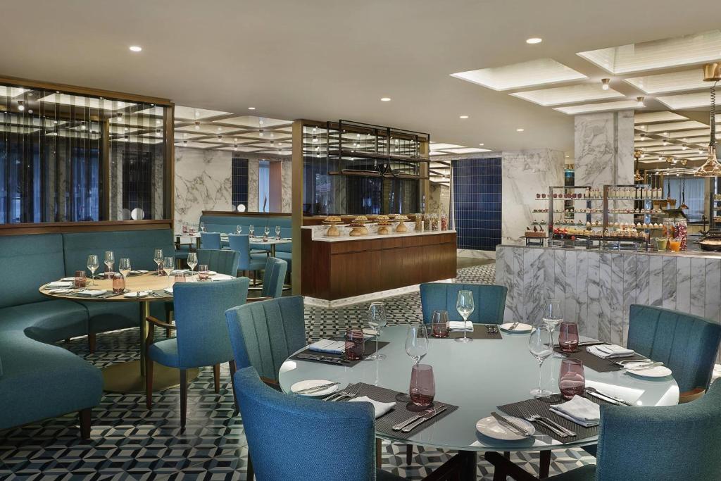 Al Bustan Palace, a Ritz-Carlton Hotel restoran