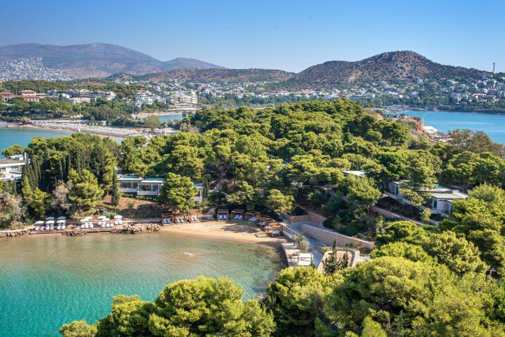 Four Seasons Astir Palace Hotel Athens plaza