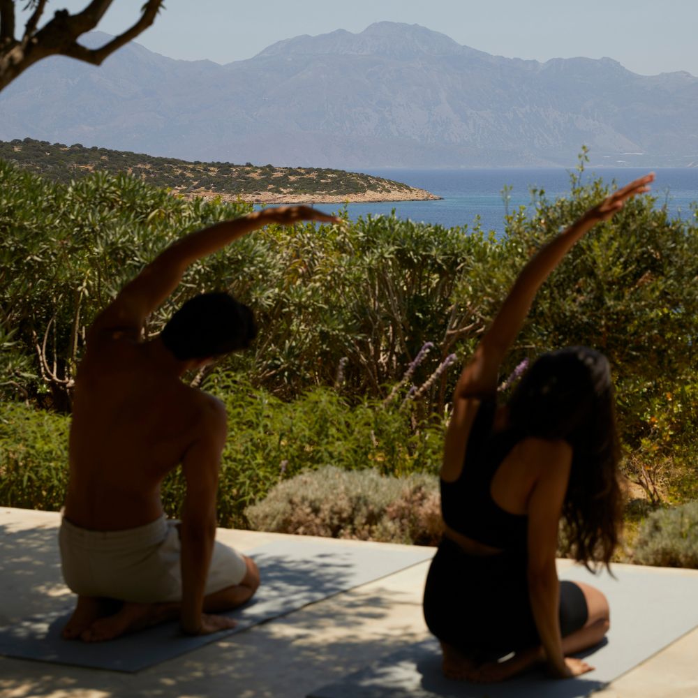 Minos Beach Art Hotel joga