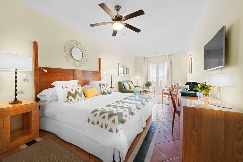 Gran Hotel Bahía del Duque Resort soba