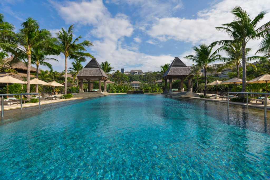 The Ritz-Carlton bazen