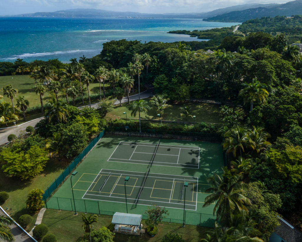 Round Hill Hotel and Villas tenis