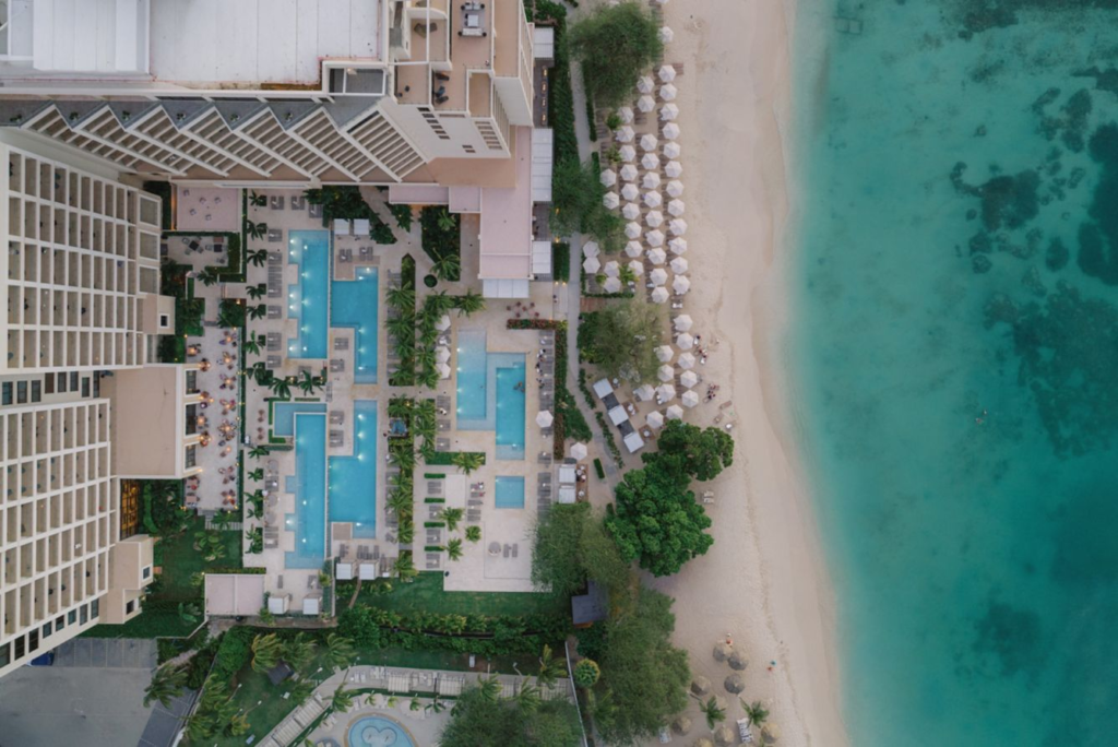 The St. Regis Aruba Resort plaza